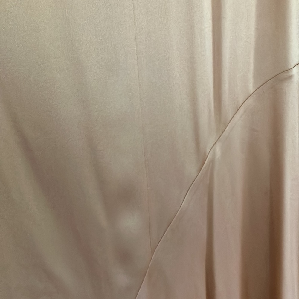 VINCE gold silk dress!๐๐ซ๐คฉ - Picture 4 of 12